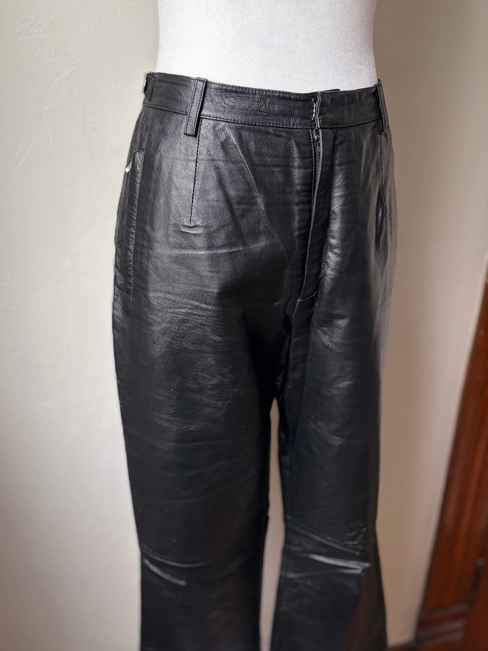 Vintage Newport News Genuine Leather High Rise Cropped Pants Black Size 8 - Picture 4 of 12